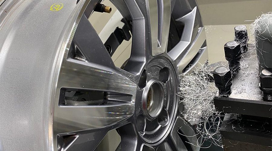 Glanzgedrehte Felgen reparieren München Felgenreparatur -03