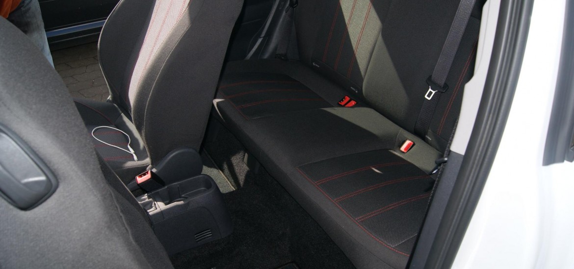 Tierhaarentfernung bei einem Opel Corsa - Nachher